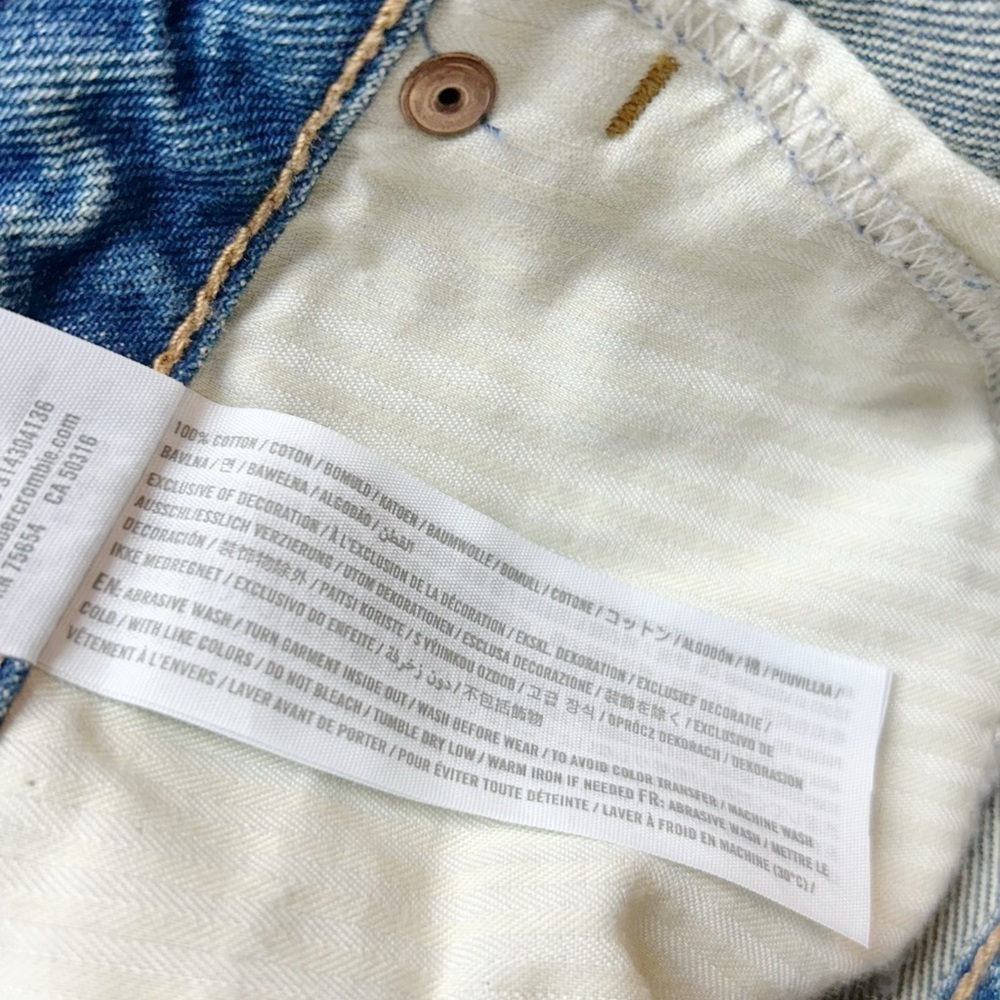 Abercrombie & Fitch Distressed Low Rise Micro Mini Denim Shorts Size 32 / 14 - Picture 4 of 5